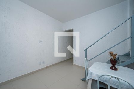 Sala de casa para alugar com 2 quartos, 150m² em Vila do Encontro, São Paulo