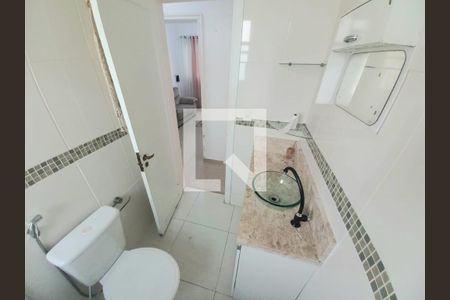 Banheiro de apartamento para alugar com 2 quartos, 60m² em Centro, São Vicente