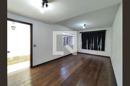 Casa à venda com 3 quartos, 120m² em Rio Pequeno, São Paulo