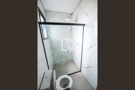 Banheiro de kitnet/studio para alugar com 1 quarto, 28m² em Centro, Taubaté