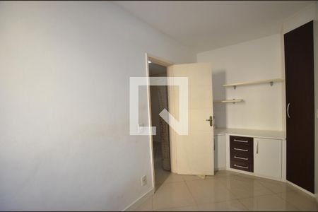 Quarto 1 de apartamento para alugar com 2 quartos, 65m² em Praça Seca, Rio de Janeiro