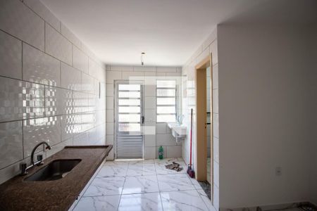 Sala/Cozinha de casa para alugar com 1 quarto, 40m² em Vila Carmosina, São Paulo