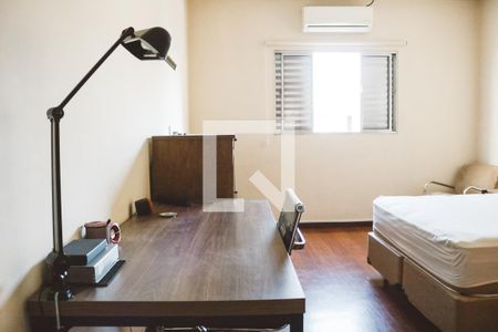 Quarto 2 de casa para alugar com 2 quartos, 130m² em Vila Bandeirantes, São Paulo