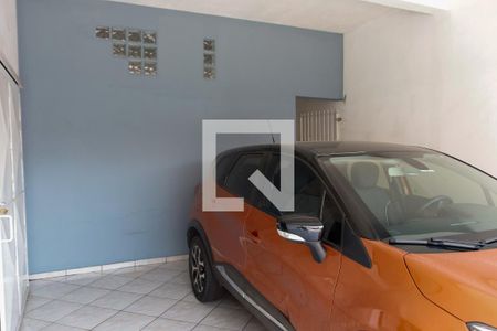 Casa à venda com 320m², 4 quartos e 2 vagas Casa à venda com 320m², 4 quartos e 2 vagasGaragem