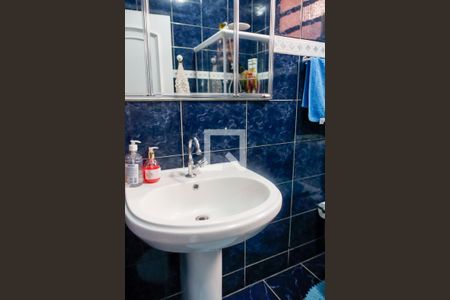 Casa à venda com 320m², 4 quartos e 2 vagas Casa à venda com 320m², 4 quartos e 2 vagasBanheiro 1