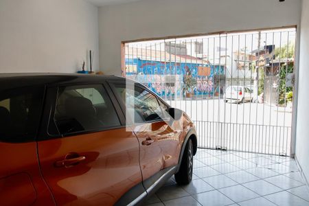 Casa à venda com 320m², 4 quartos e 2 vagas Casa à venda com 320m², 4 quartos e 2 vagasGaragem
