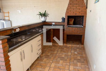 Casa à venda com 320m², 4 quartos e 2 vagas Casa à venda com 320m², 4 quartos e 2 vagasÁrea comum - Churrasqueira