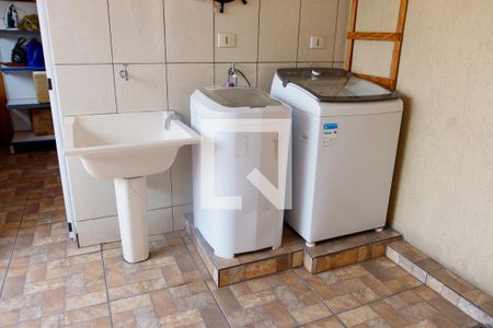 Casa à venda com 320m², 4 quartos e 2 vagas Casa à venda com 320m², 4 quartos e 2 vagasÁrea de Serviço