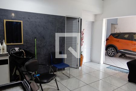 Casa à venda com 320m², 4 quartos e 2 vagas Casa à venda com 320m², 4 quartos e 2 vagasEscritório