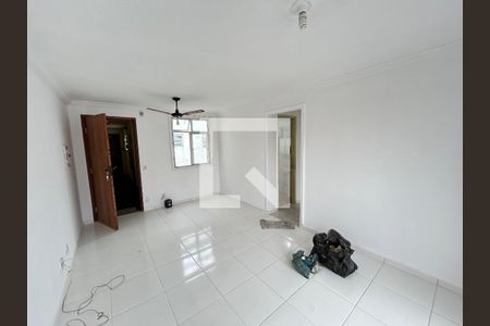 Sala de apartamento para alugar com 2 quartos, 50m² em Marechal Hermes, Rio de Janeiro