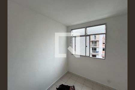 Quarto 2 de apartamento para alugar com 2 quartos, 50m² em Marechal Hermes, Rio de Janeiro