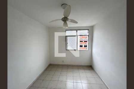 Quarto 1 de apartamento para alugar com 2 quartos, 50m² em Marechal Hermes, Rio de Janeiro