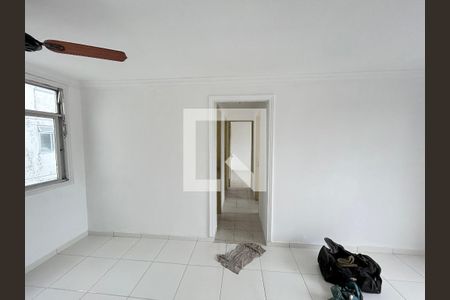 Corredor de apartamento para alugar com 2 quartos, 50m² em Marechal Hermes, Rio de Janeiro