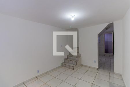 Sala de casa para alugar com 2 quartos, 55m² em Vila Fatima, São Paulo