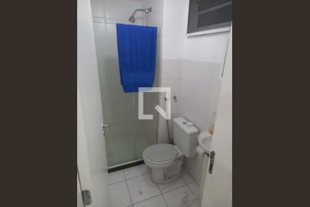 Banheiro de apartamento para alugar com 2 quartos, 48m² em Vargem Pequena, Rio de Janeiro