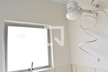 Banheiro de apartamento para alugar com 1 quarto, 60m² em Novo Mundo, Curitiba