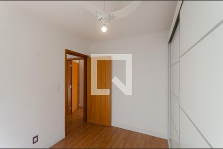 Quarto 1 de apartamento para alugar com 2 quartos, 60m² em Petrópolis, Porto Alegre