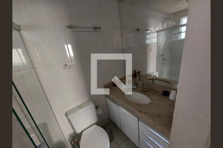 Banheiro suíte de casa de condomínio para alugar com 4 quartos, 120m² em Cabral, Contagem