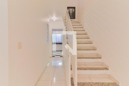 Escadas de casa à venda com 3 quartos, 157m² em Jardim Bonfiglioli, São Paulo