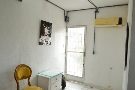 Sala/Quarto de apartamento para alugar com 1 quarto, 24m² em Curicica, Rio de Janeiro