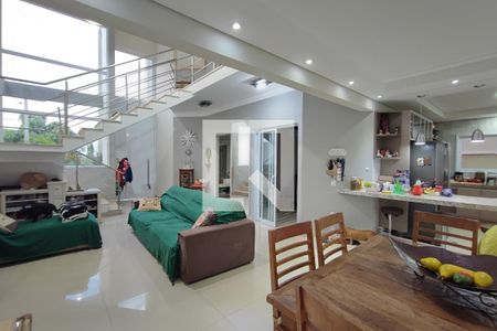 Casa de condomínio para alugar com 360m², 3 quartos e 4 vagasSala