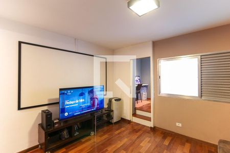 Sala de TV de casa para alugar com 3 quartos, 250m² em Vila Progredior, São Paulo