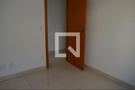 Quarto  de casa à venda com 3 quartos, 210m² em Nacional, Contagem