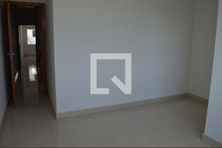 Quarto  de casa à venda com 3 quartos, 210m² em Nacional, Contagem