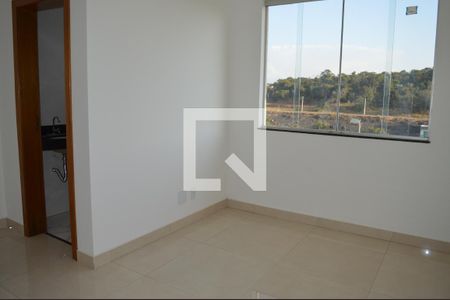 Sala  de casa à venda com 3 quartos, 210m² em Nacional, Contagem