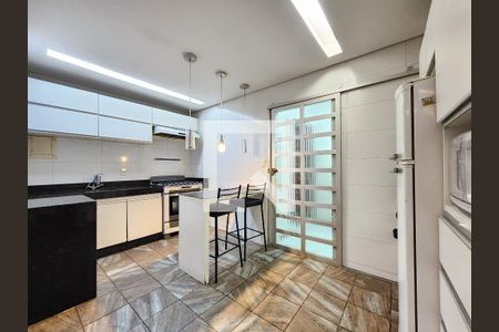 Cozinha de apartamento à venda com 3 quartos, 105m² em Funcionários, Belo Horizonte