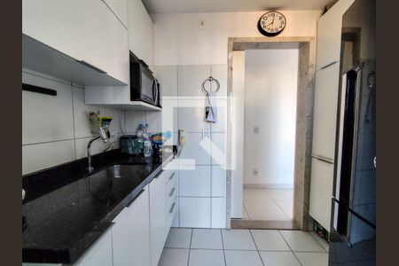 Cozinha de apartamento à venda com 2 quartos, 70m² em Estrela Dalva, Belo Horizonte