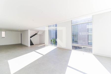 Sala de casa de condomínio à venda com 4 quartos, 712m² em Jardim Cordeiro, São Paulo