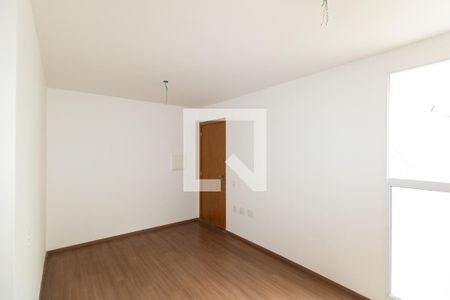 Sala de apartamento para alugar com 2 quartos, 40m² em Inhoaíba, Rio de Janeiro