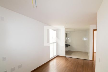 Sala de apartamento para alugar com 2 quartos, 40m² em Inhoaíba, Rio de Janeiro