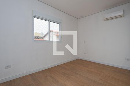 Suite de casa para alugar com 3 quartos, 165m² em Vila Romero, São Paulo