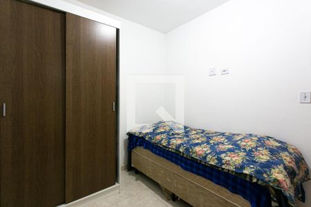 Quarto 2 de apartamento para alugar com 2 quartos, 36m² em Vila Esperança, São Paulo