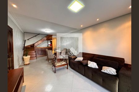 Sala de casa à venda com 4 quartos, 235m² em Utinga, Santo André