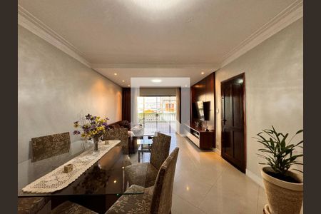 Sala de casa à venda com 4 quartos, 235m² em Utinga, Santo André