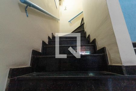 Escada de casa à venda com 2 quartos, 100m² em Vila Ré, São Paulo