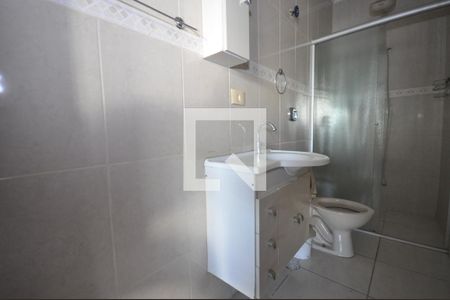 Banheiro de casa para alugar com 2 quartos, 56m² em Jardim Brasil (zona Norte), São Paulo