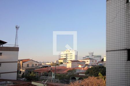 Vista da sala de apartamento para alugar com 3 quartos, 100m² em Sagrada Família, Belo Horizonte