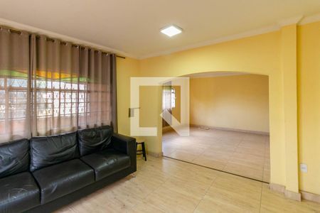 Sala de casa para alugar com 3 quartos, 240m² em Glória, Belo Horizonte
