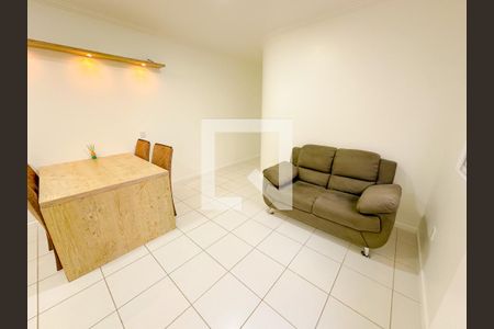 Sala de TV de apartamento para alugar com 2 quartos, 75m² em Canasvieiras, Florianópolis