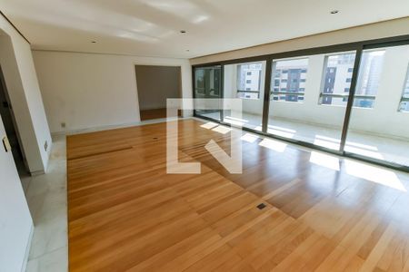 Sala 1 de apartamento para alugar com 4 quartos, 277m² em Vila Suzana, São Paulo