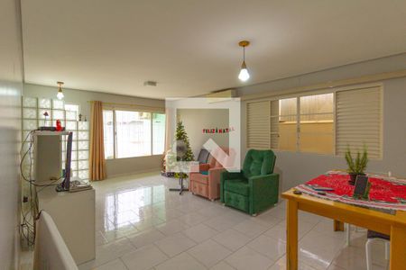 Sala de casa à venda com 3 quartos, 144m² em Harmonia, Canoas