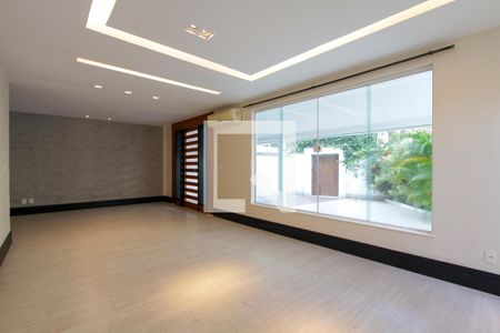 Sala de casa de condomínio à venda com 4 quartos, 302m² em Barra da Tijuca, Rio de Janeiro