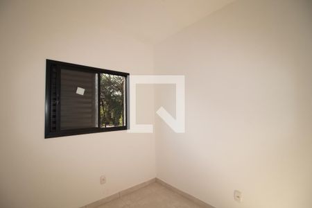 Quarto 2 de apartamento para alugar com 2 quartos, 45m² em Vila Nilo, São Paulo
