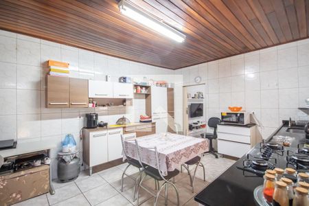 Casa à venda com 280m², 5 quartos e 3 vagas Casa à venda com 280m², 5 quartos e 3 vagasCozinha