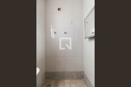 Banheiro de casa para alugar com 1 quarto, 50m² em Jardim Santa Maria, São Paulo
