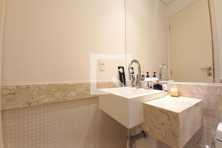 Banheiro de kitnet/studio para alugar com 1 quarto, 40m² em Cambuí, Campinas